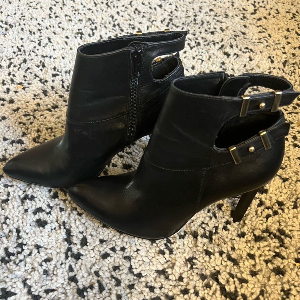 Guess heeled booties size 8.5